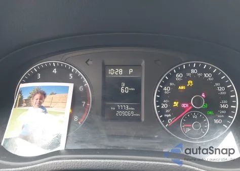 2013 Volkswagen Passat 2.5L Wolfsburg Edition z USA, uszkodzony, nr VIN 1VWAP7A36DC140055